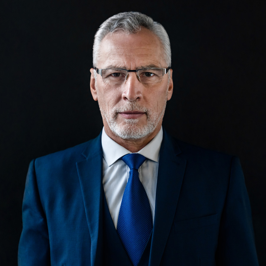 collage-of-portraits-of-different-ethnicities-and-XEKPM22